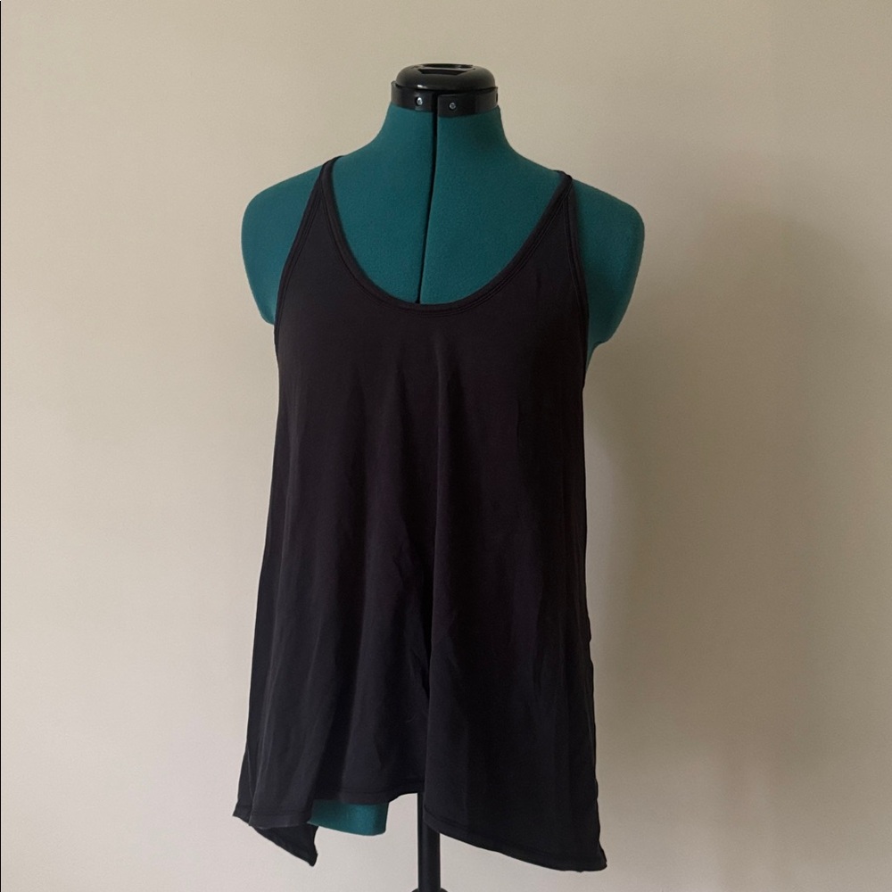 🟢 5/$25 Lululemon | Open Back Tank Top in Black | Size 6?